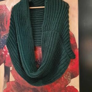 NWT BLUENOTES DEEP EMERALD GREEN 💚 HUGE OVERSIZED INFINITY SCARF Women's 🎁